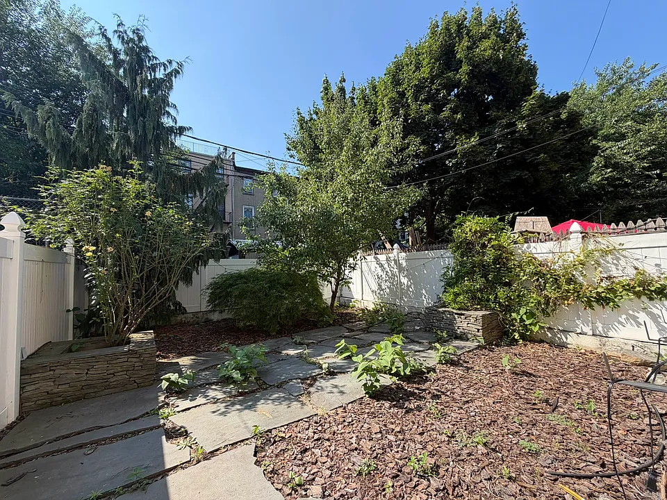 15 Covert St #GARDEN