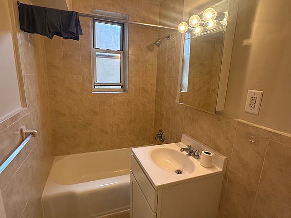 5th image of 143-30 Barclay Ave #3A