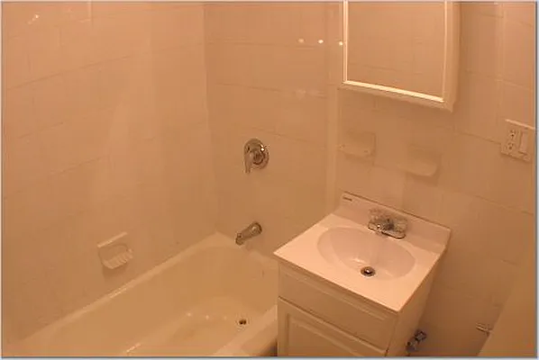 Rented by 4 Points Properties | media 62