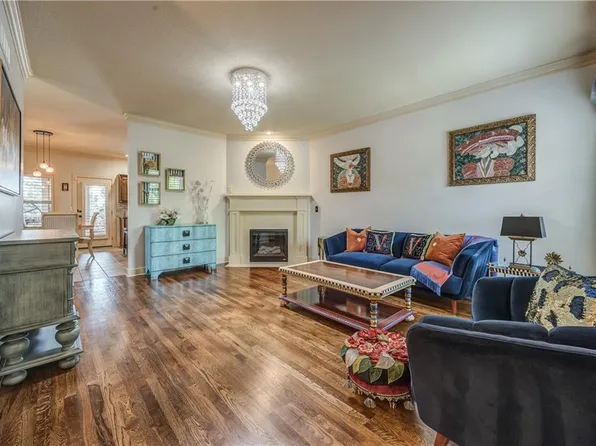 7813 W 158th Pl, Overland Park, KS 66223