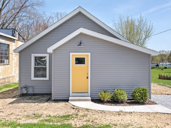 12349 Crockery Creek Dr, Ravenna, MI 49451