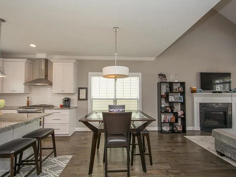 1704 Coral Ct — Photo 20