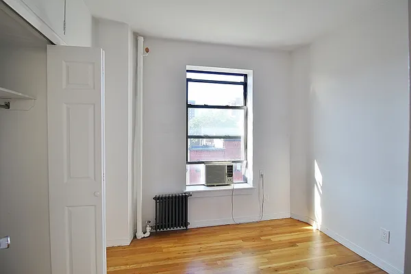 Rented by Julianna Realty Corp | media 8