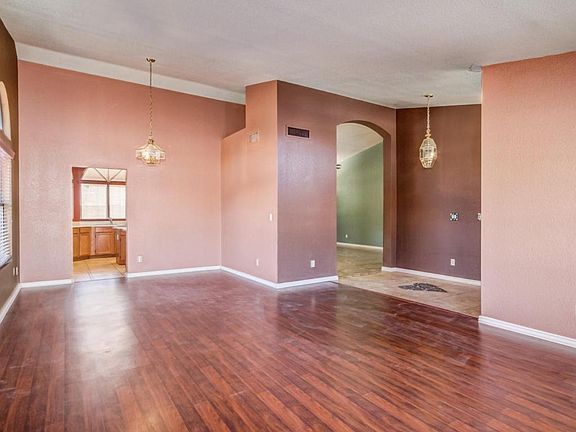 5th image of 3837 N Wintergreen Way