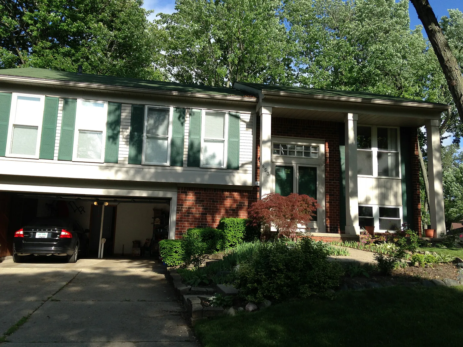 853 Randall Dr photo 1