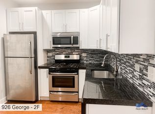 926 W George St #2F, Chicago, IL 60657