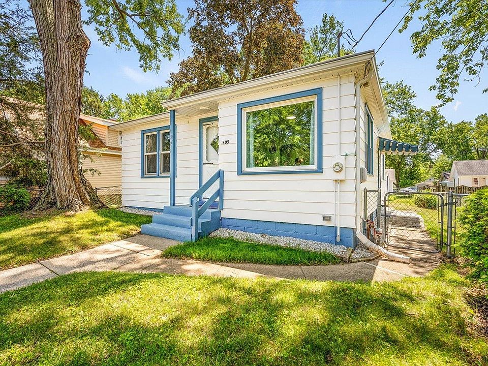 1st image of 705 Lawn Dr