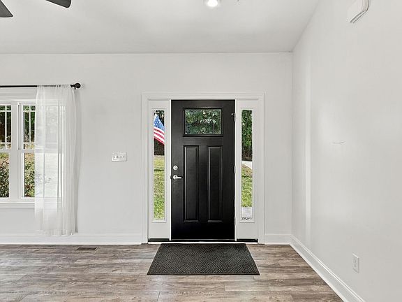 3rd image of 3850 Coffee Rd