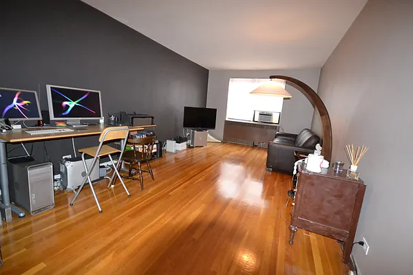 Rented by Silverstein Collection LLC  | media 37