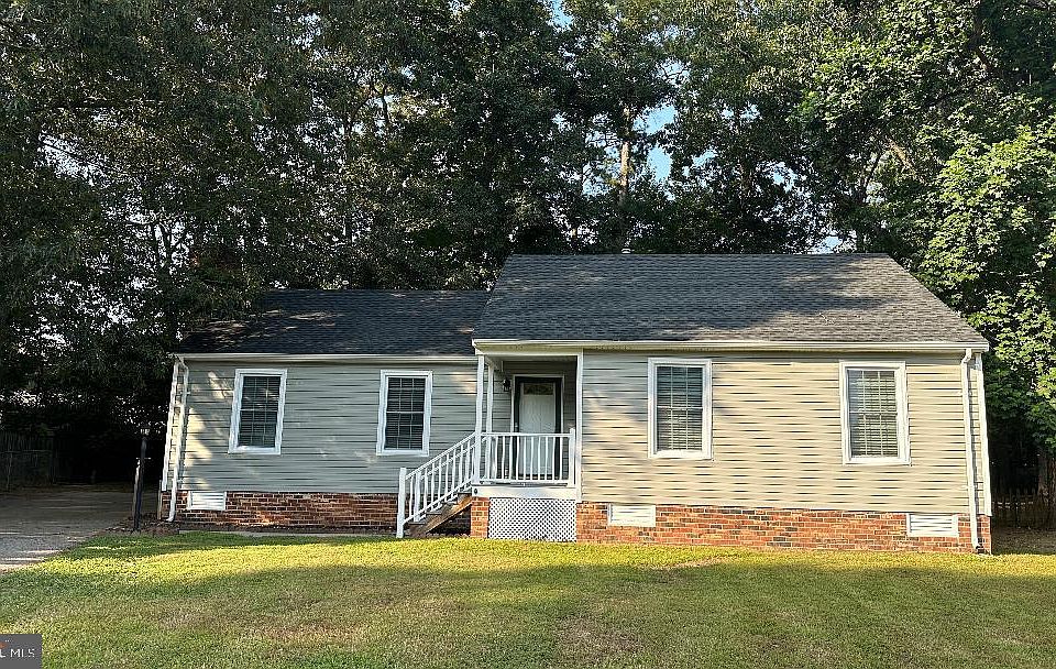 1st image of 6208 Holly Trace Dr