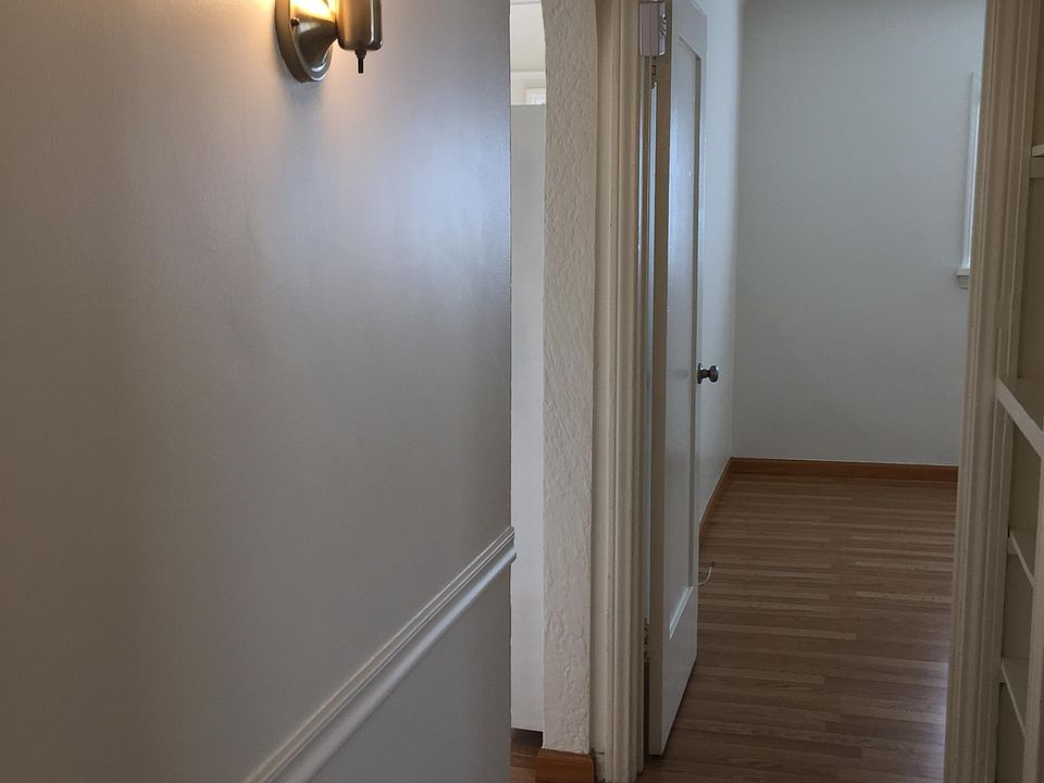 1st image of 611 Portola Ave
