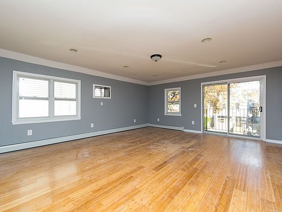 5th image of 11652 147th St