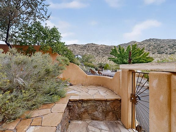4th image of 14516 Sierra Ct NE