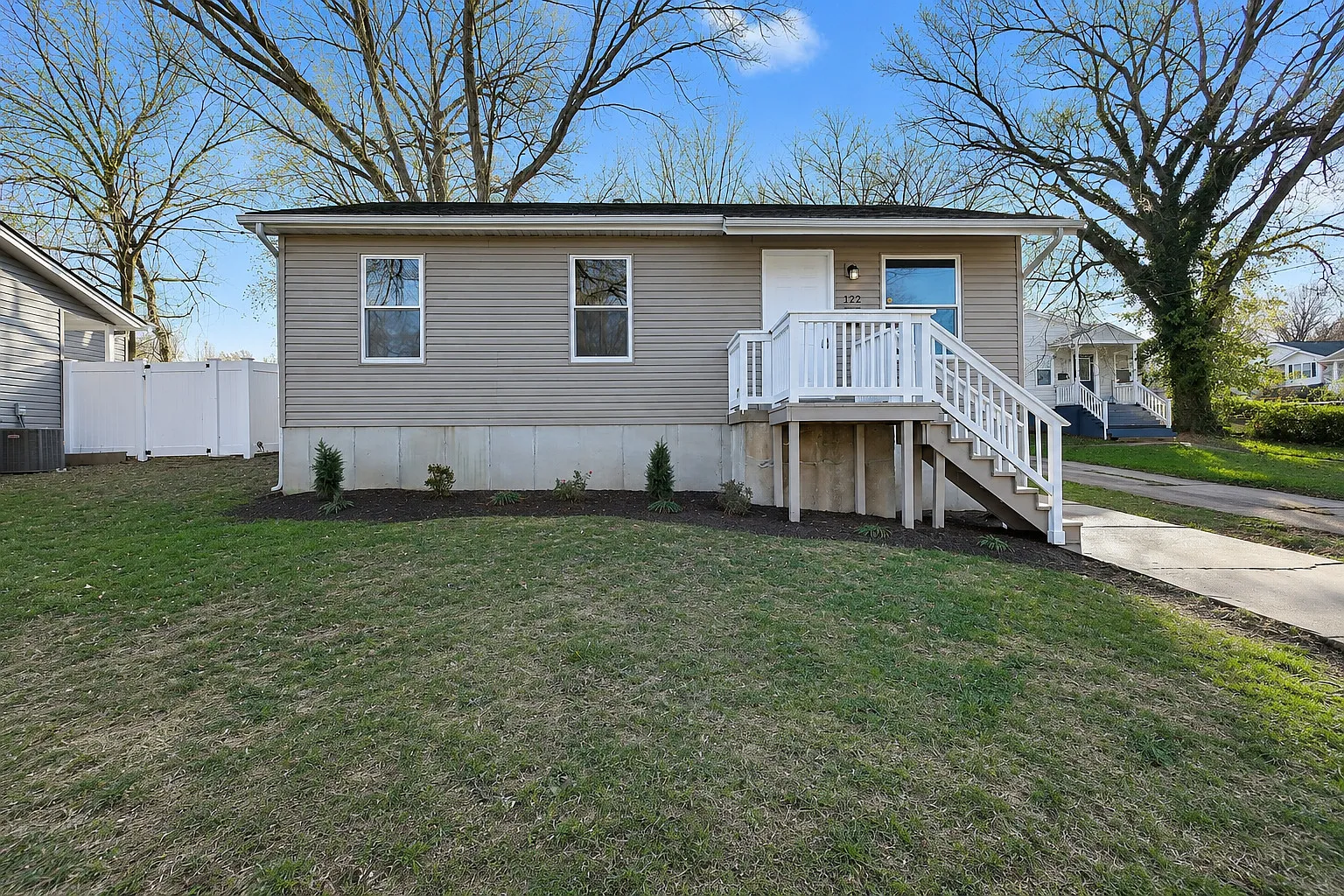 3 bed, 952 sqft, $1,950 — Photo 2