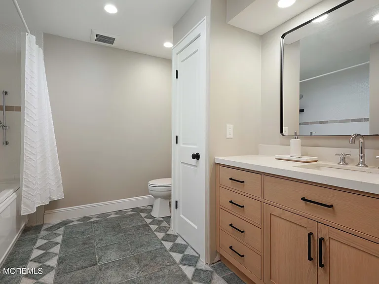 69 Seaview Ave — Photo 22