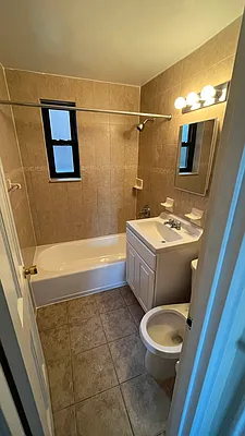 Rented by Queens Apartments Realty LLC | media 42