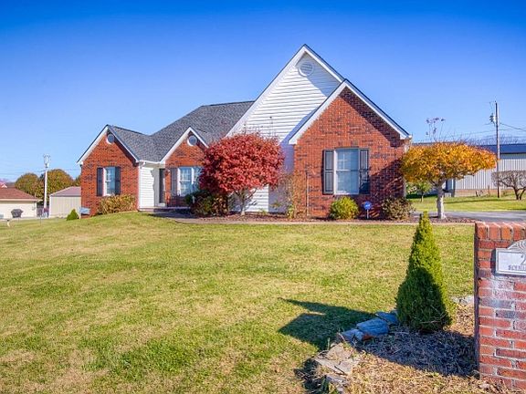 3rd image of 215 Scenic Dr