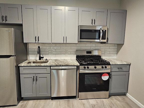 4th image of 1318 W Rockland St