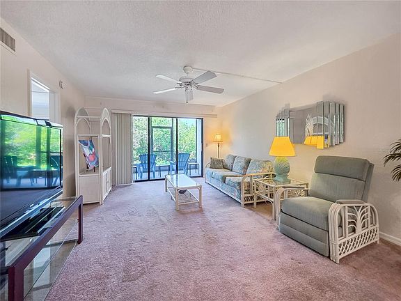 4th image of 175 Kings Hwy Suite 3