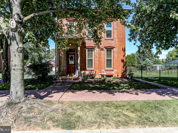 11 W High St, Maytown, PA 17550