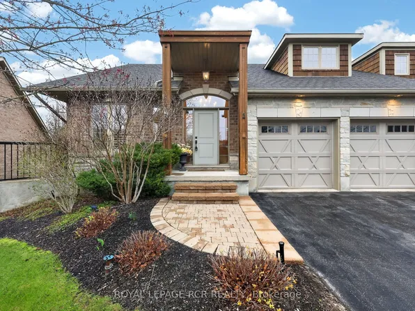 1 Reddington Dr #5, Caledon, ON L7E 4C4