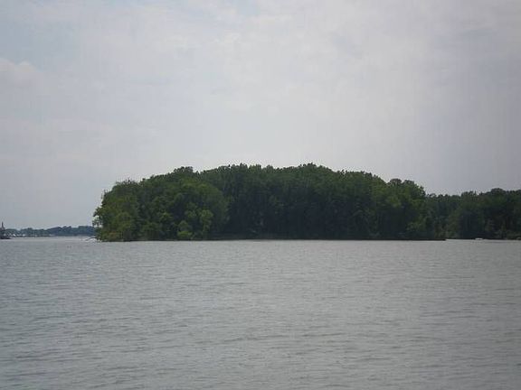 2nd image of 8319 Reserve Way