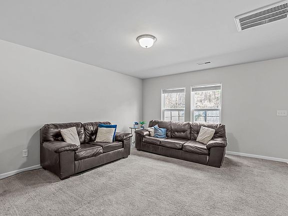 5th image of 170 Fawnbrook Dr
