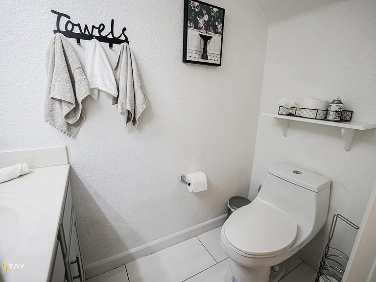 1505 N Center St #220 — Photo 8