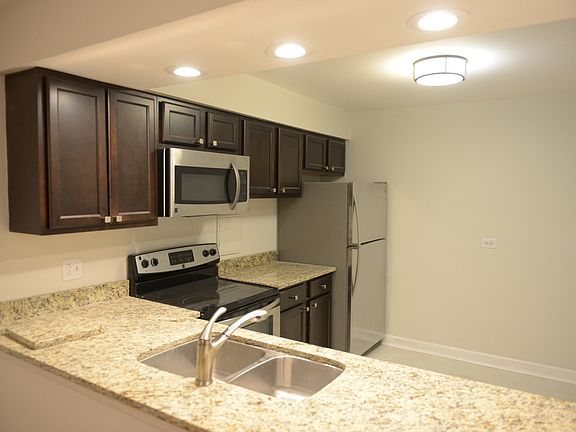 5th image of 4524 Kings Walk Dr APT 1D