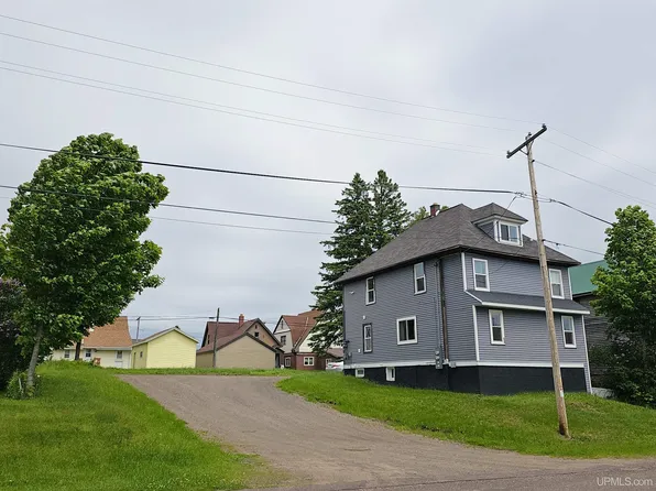 62 1st St, South Range, MI 49963