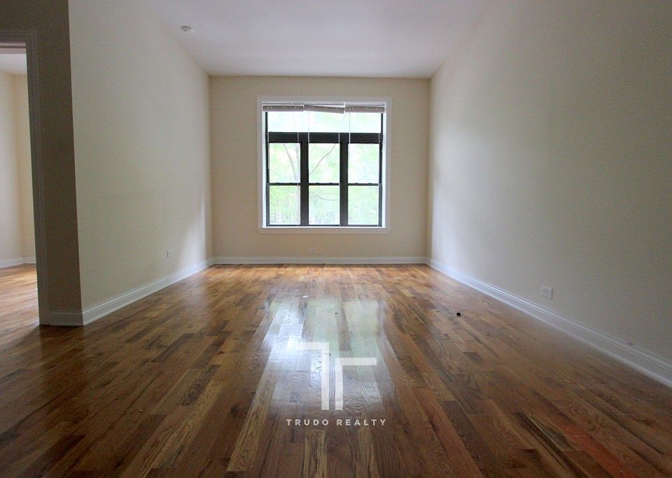 1st image of 627 W Oakdale Ave #6412