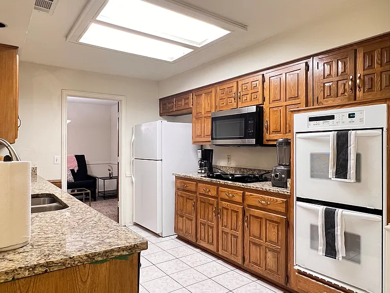 1605 Idyllwild Ct — Photo 3