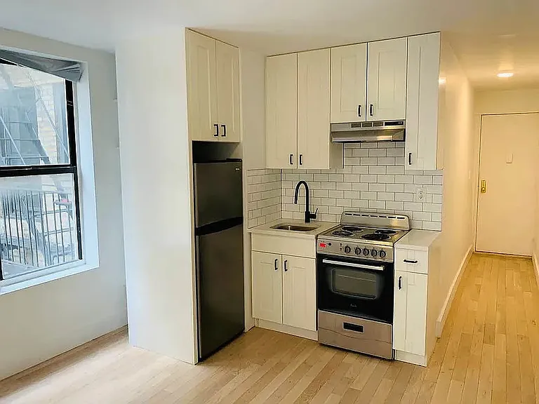 137 W 137th St #55B — Photo 2