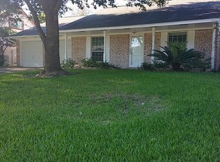 2106 N Yorktown Ct, League City, TX 77573