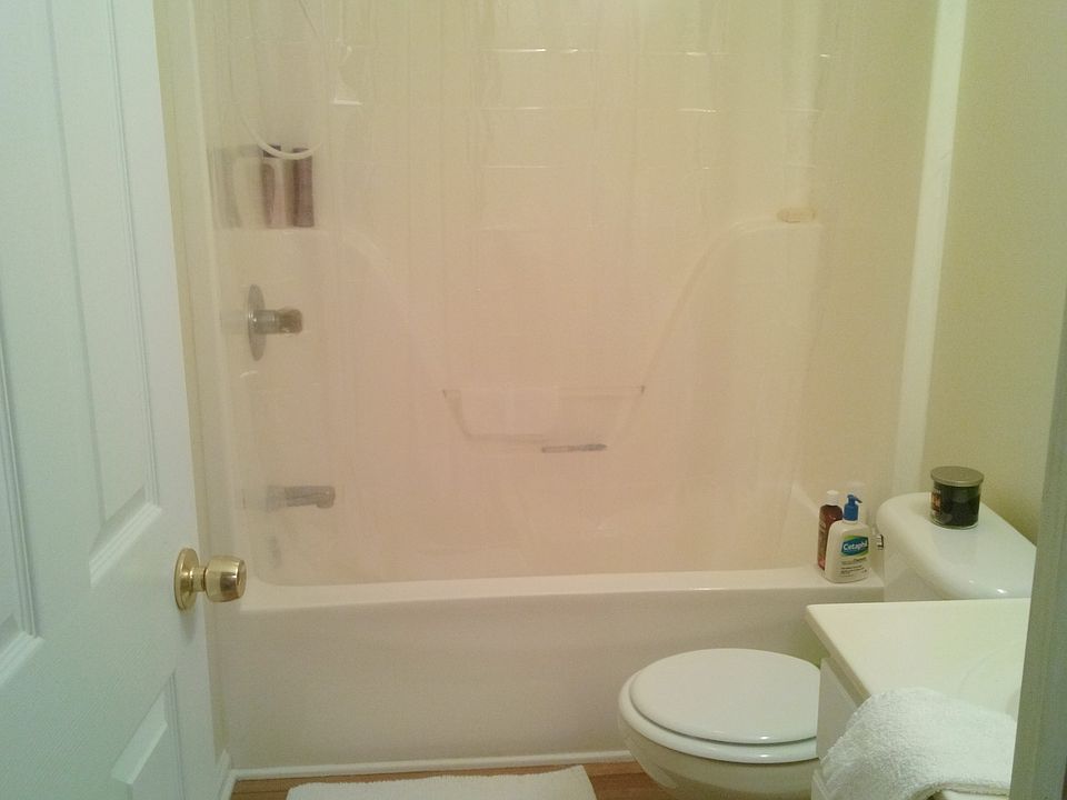 1st image of 4048 Acorn Dr