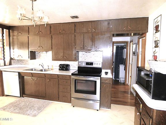 3rd image of 608 NE 2nd St