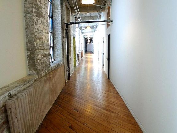 2nd image of 1417 Kemper St #4D