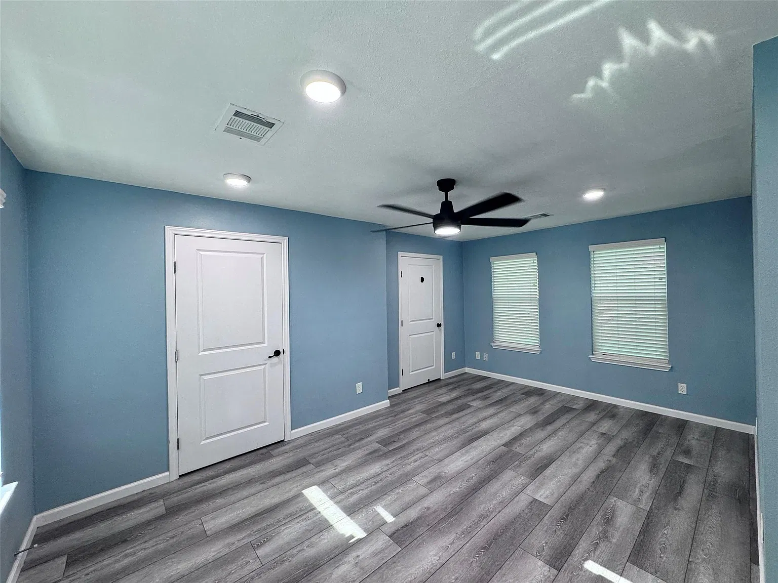 Studio, 1.0 bath, 580 sqft, $1,050 — Photo 4