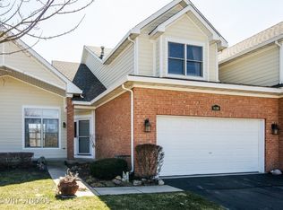 9180 Falcon Greens Dr, Crystal Lake, IL 60014