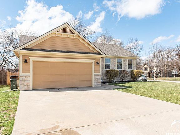 2nd image of 2501 Carlton Dr