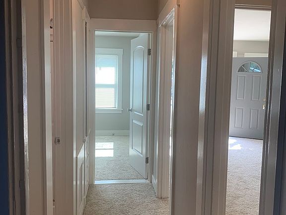 4th image of 435 Vaughn Ave #1