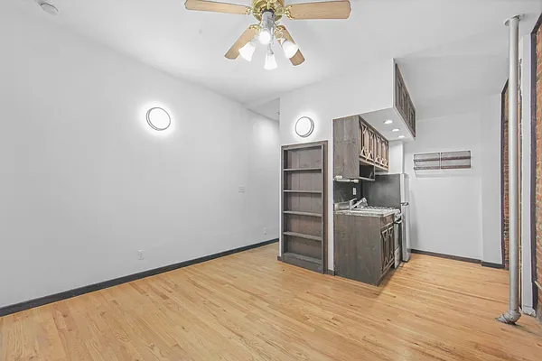 Rented by PocketBroker Inc | media 5