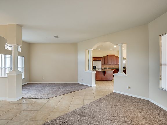 5th image of 3330 Leaf Lake Dr