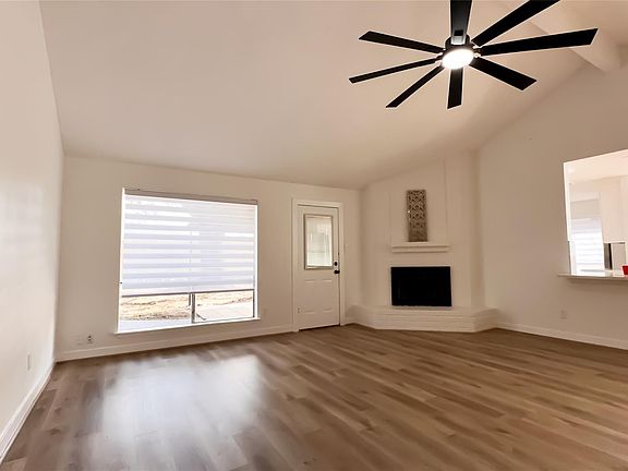 4th image of 21710 Nickerton Ln