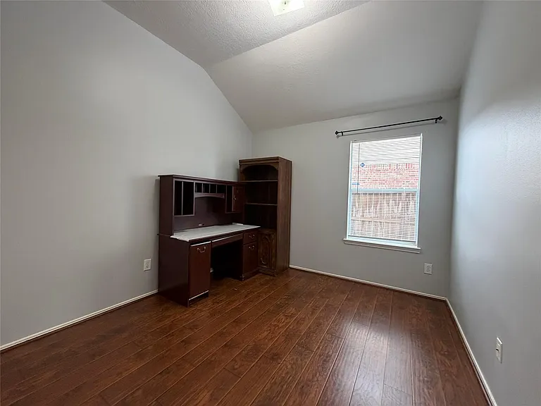 9803 Hallmark Ln — Photo 17