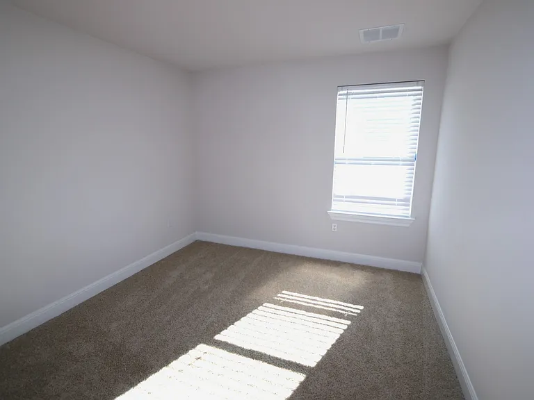 15504 Ellinger Dr — Photo 11