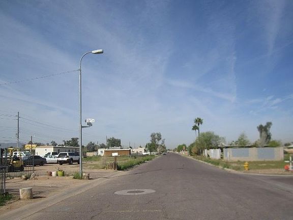 3rd image of 3750 W Huntington Dr