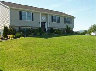 11 White Oak Cir, Wingdale, NY 12594