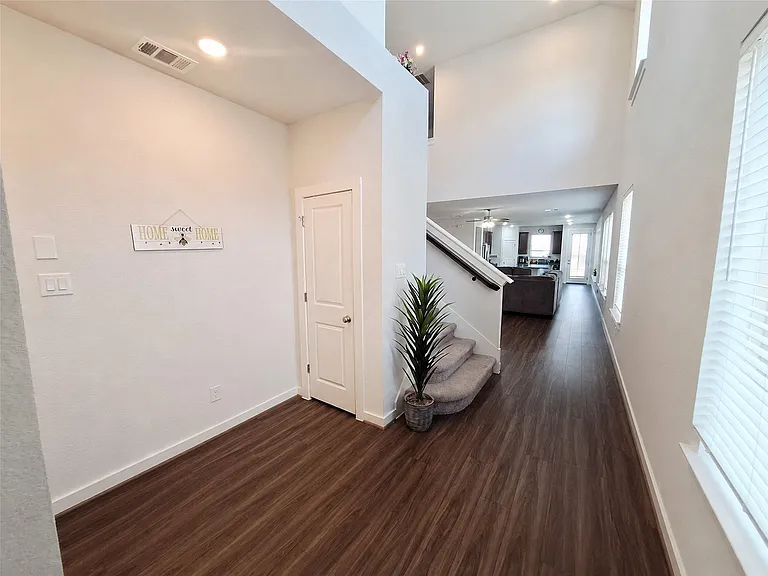 8000 Prairie Rye Dr — Photo 5
