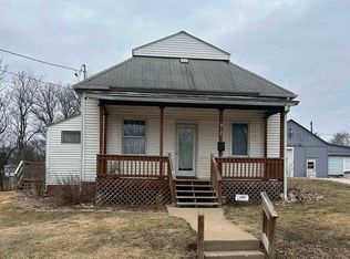917 S B St, Oskaloosa, IA 52577